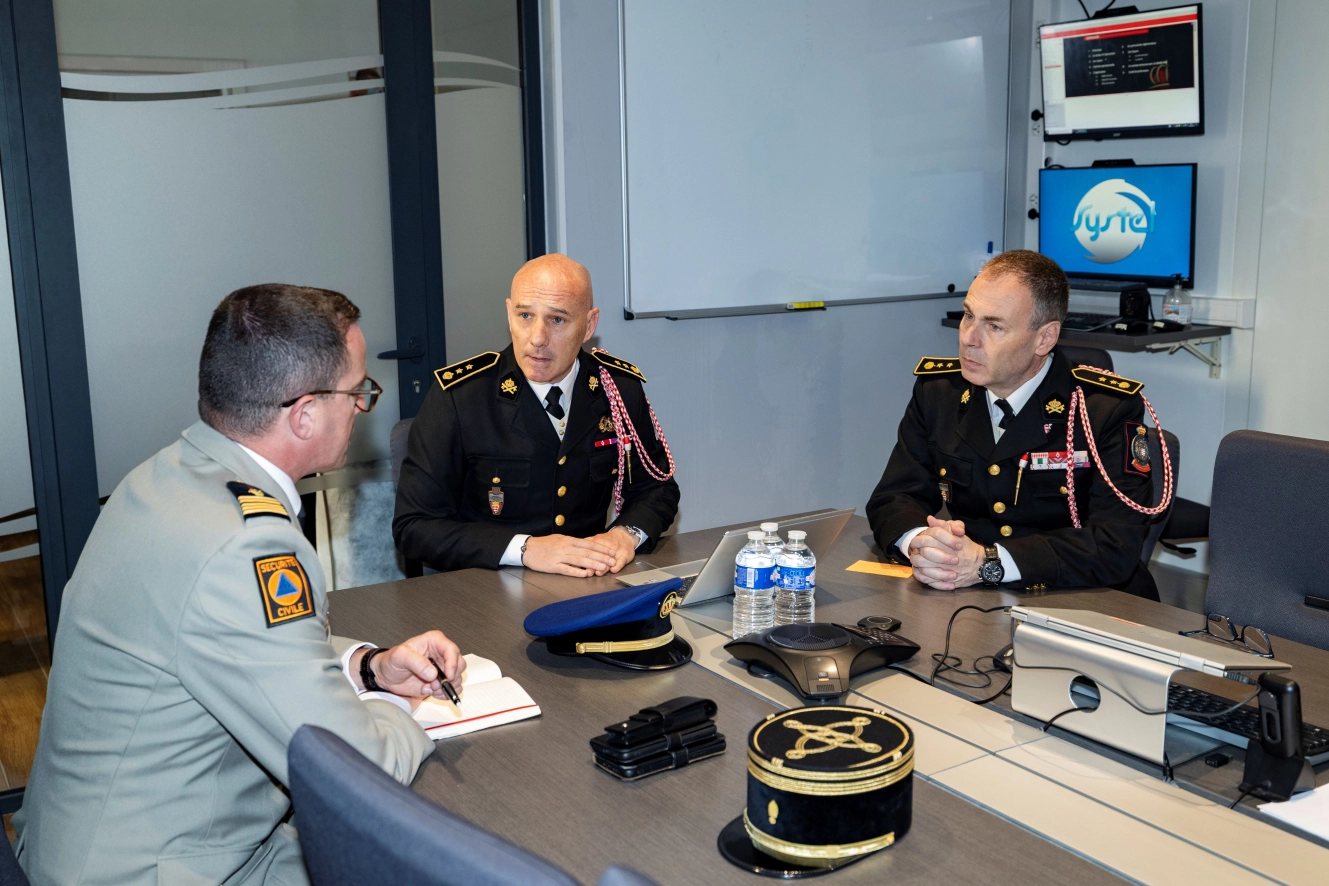 250430-MAN-POMPIERS VISITE COLONEL RYNINE-14.jpg