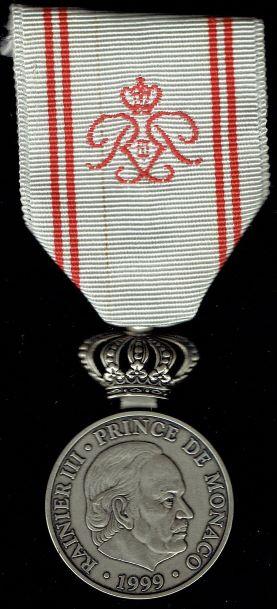 Médaille_du_Jubilé_d'Or_du_Prince_Rainier_III.jpg