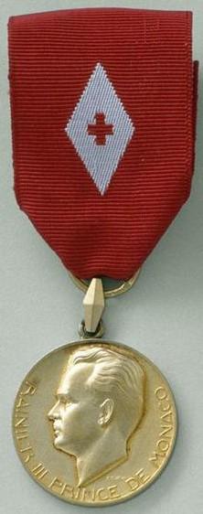 Médaille_de_la_reconnaissance_de_Croix-Rouge_monégasque_échelon_Or.jpg