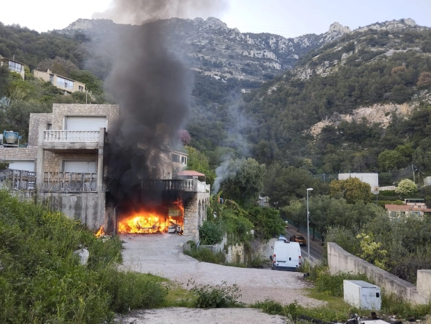 Feu de véhicule à Beausoleil (06)